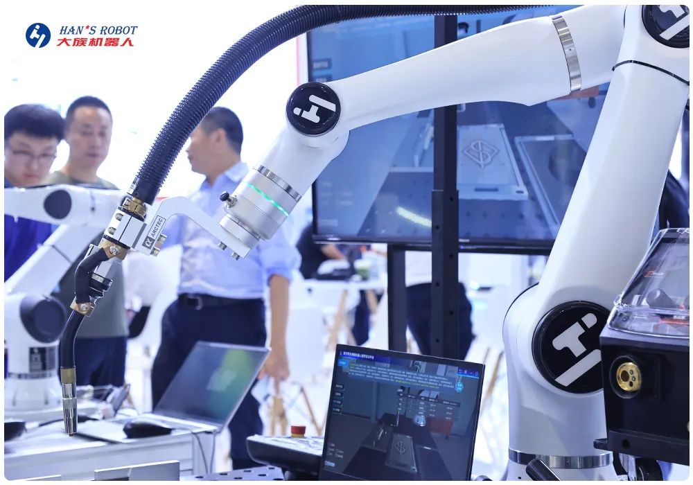 大族机器人精彩亮相第23届中国工博会