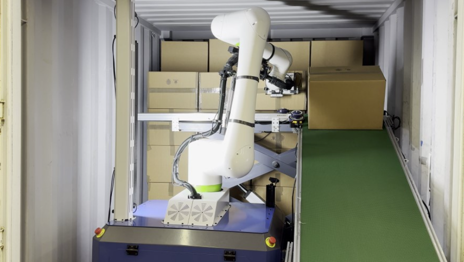  Anyware Robotics 推出 Pixmo 机器人卡车和集装箱卸载附加组件