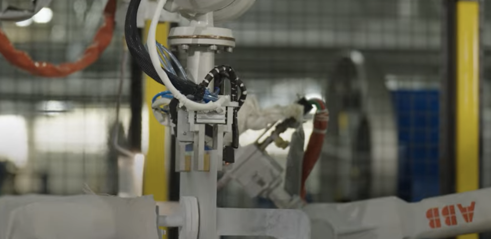 机器人帮助AQT缩短了百分之八十的生产周期