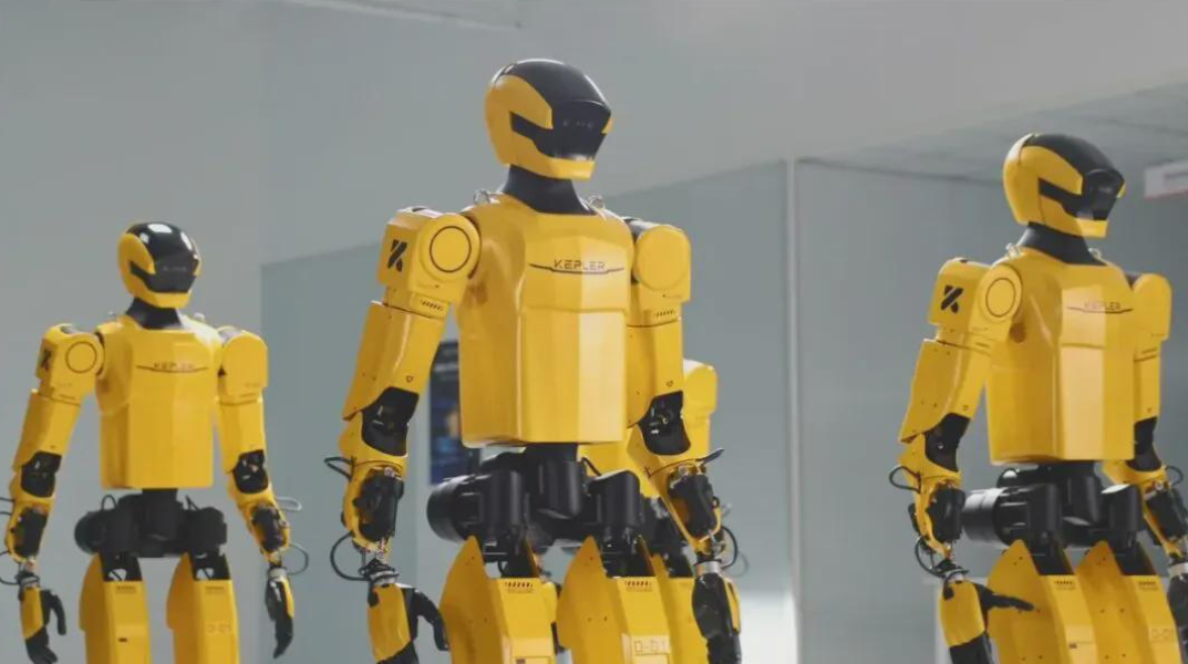 人形机器人界的“擎天柱”与“大黄蜂”之争