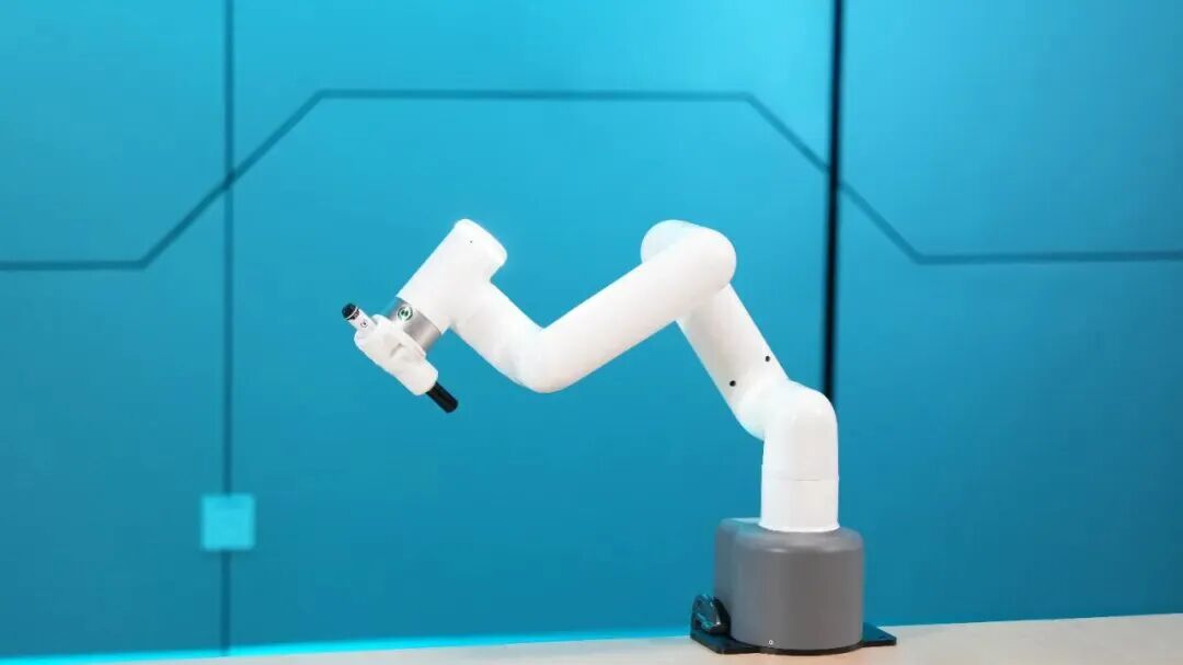 ±0.1mm精度丨1kg负载丨myCobot Pro 450全谐波机械臂发布，重新定义入门级性能标杆