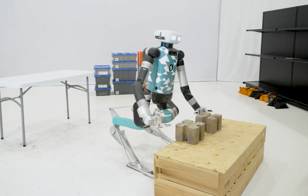 Agility Robotics全身控制基础模型揭秘