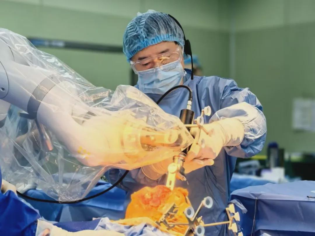 锟铻®国产机器人在瑞金医院手术量突破300台！智能骨科迈入成熟应用新阶段