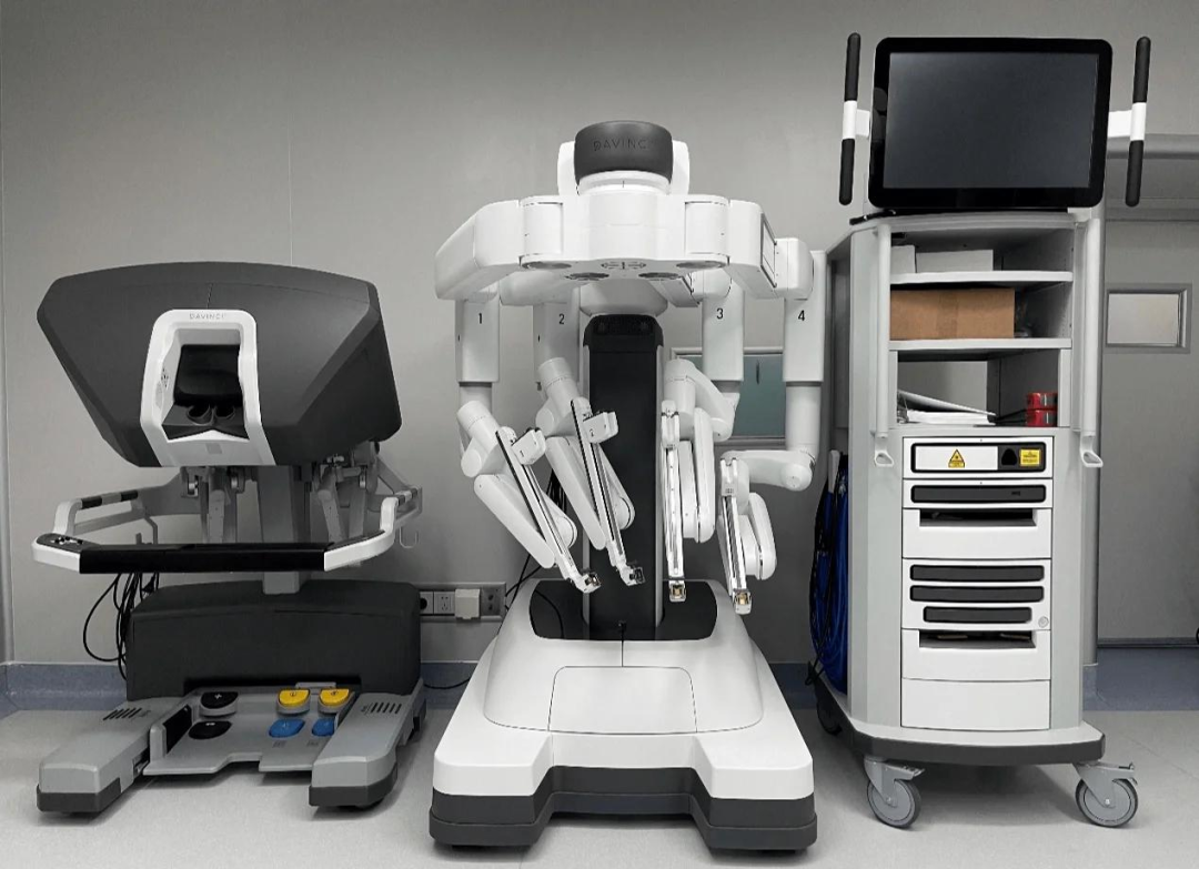 全印度医学科学院德里分校设立达芬奇机器人