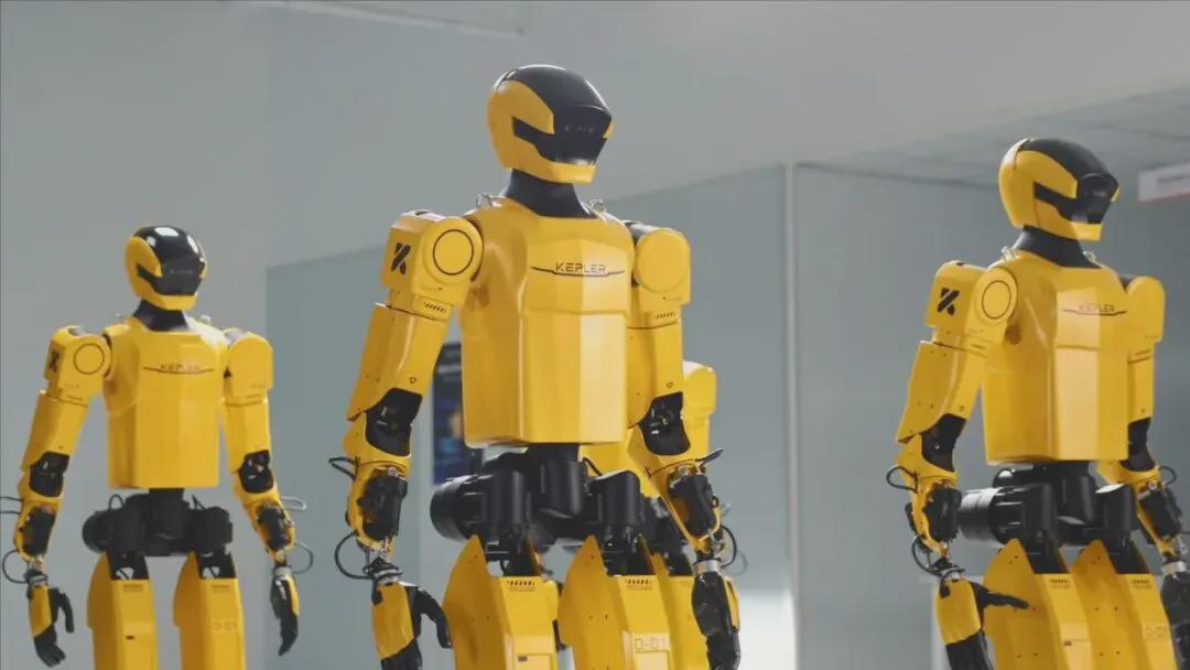 人形机器人界的“擎天柱”与“大黄蜂”之争