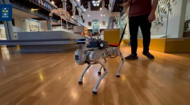 格拉斯哥大学开发会说话的机器人导盲犬，助力盲人独立穿梭